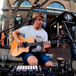 18K reactions · 3K shares | Download My Music Here: https://reinhardtbuhr.bandcamp.com #livelooper #reinhardtbuhr #reinhardt #streetperformance #busking #busker #buskers #liveloop | Reinhardt Buhr | Facebook