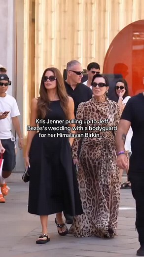 2.5M views · 12K reactions | Kris Jenner pulling up to Jeff Bezos’s wedding with a bodyguard for her Himalayan Birkin... Video credit: woopsee.it #BillionaireEnergy #BezosWedding #birkin #krisjenner | Bagista | Facebook