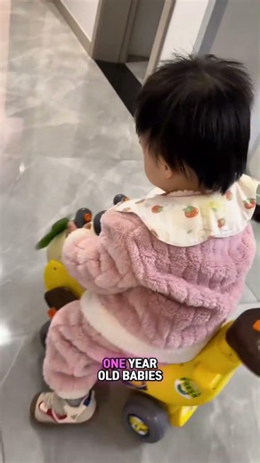 HuiLe 4-in-1 Banana Car Walker, a walking aid toy for 1-year-old babies, can be used as