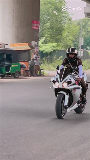 Sri Lanka Bikelife Enthusiasts: The R1 Experience