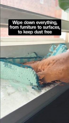 Make this dust repellent spray to deal with dust for good! #cleaning