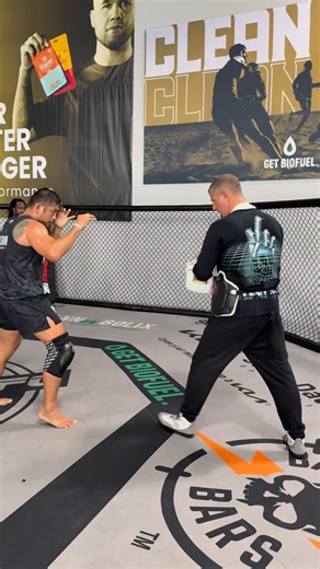 I love smashing pads with @henrihooft . 🥊 Two and a half years after ACL and meniscus reconstruction, my legs are finally back and it’s starting to feel normal again. | Aung La Nsang(Burmese Python)