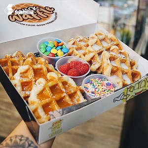 [Hot Item] Custom New Fashion Fancy Sweet Donut Waffle Pie Boxes Folded Biscuit Package Cookies Bakery Paper Boxes with Logo and Window
