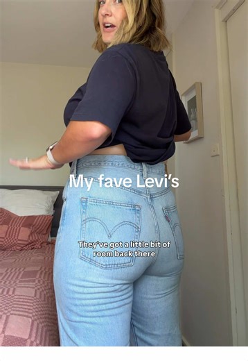 Shop my fave Levi’s jeans on my LTK in my bio- plus another pair in a video coming soon that are fab for the midsize body! #levis #jeans #midsize #denim #tryon