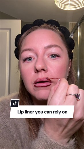 When your lip liner’s more loyal than your morning routine 😂💄 Obsessed with how easy this one glides on, and it actually stays put 👏 You’ll get why it’s a fave once you try it 👀 @SACHEU UK #sacheu #sacheulipstayn #lipliner #tiktokmademebuylt #blackfriday