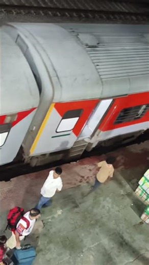 Pune Danapur supaul super fast express my friend react my voice 🤣🤣