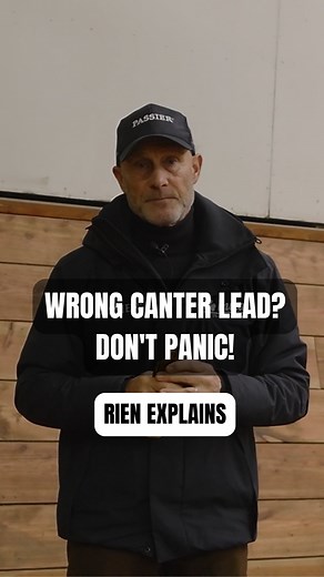 Does your young horse struggle to pick up the correct canter lead? 🔄 Don’t worry, it’s completely normal. Most young horses have an “easier” side and a “harder” side, just like we do. The key is not to panic or force it. First, focus on balance in the walk and trot equal left and right, relaxed, and responsive to your aids. ⚖️ When your horse gets more balanced from behind and through the body, the correct canter will come naturally. If your horse picks up the wrong lead, simply return to trot,