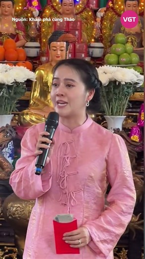 Is Hong Loan accused of being greedy and making inappropriate comments at Vu Linh's memorial serv...