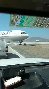 115K views · 84 reactions | On December 24, United Airlines Boeing 767-300 (N646UA) was disconnected from its tug while being moved at Santiago International Airport in Chile. Flight UA846 to Houston was canceled.  via Christian Staiger https://twitter.com/staigernav?t=s7A2wZjRHb1SJgQcCjRIwg&s=09 | FlightMode | Facebook