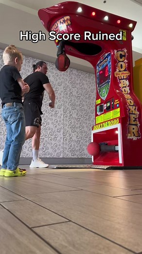 I can’t believe this happened 🤦🏻‍♂️ #punchmachine #fail #highscore #pranks
