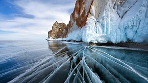 Why everyone should experience skating on Lake Baikal in winter (VIDEO)