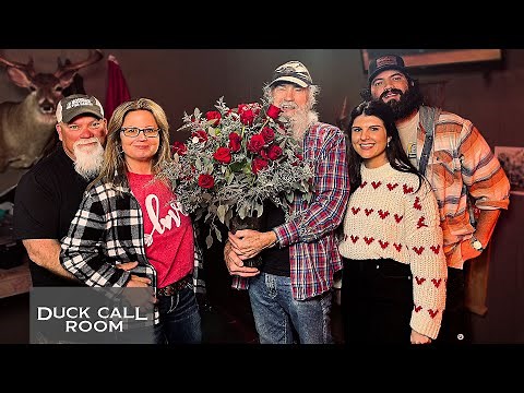 Uncle Si Isn’t Sure About His Wife's Stand-In & Godwin Goes Commando!? | Duck Call Room #215