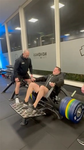 Ready for next level hip thrusts? Then you should definitely try our LMX. Hip thrust machine! Save, effective and easy to use 💪 🎥 Konings Fysio & Training #lmx. #hipthrust #hipthrustmachine #buildingglutes | Lifemaxx Fitness