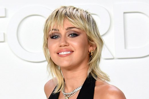 Miley Cyrus posts butt selfie in lacy blue thong