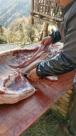 Whole Process of Local Pig Cutting