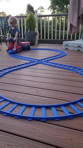 Thomas the Tank Engine Ride-On Toy - Fun Slow Motion Video