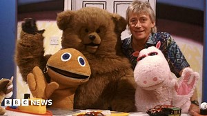 Rainbow presenter Geoffrey Hayes dies at 76
