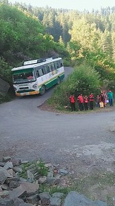 Himachal road transport corporation solan #hrtc #himachalpradesh #hrtc_lover_himachal_08 #hrtc_rocks_himalyan_routes_full_on_danger_still_chilling😍✌️🚌🚌🚌 | Rahul Bragta