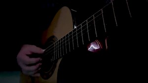 You guys have any tunes that are your go to warm up pieces? I’ve probably played this tune at 80% of my soundchecks over the years 😆 It’s a bit of a tune called “Rural Life” from Pat Kirtley. It’s one of the first tunes I tried to learn using a claw hammer technique from the banjo. I love the rhythmic feeling of this style! I will be at @thenammshow at the end of the month! If you’re headed that way, I’ll be playing at the @ernieball booth on Saturday. | Andy McKee