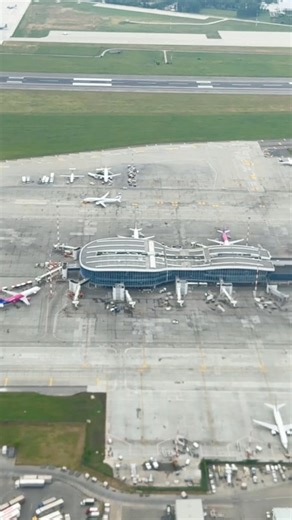 235K views · 801 reactions |  Știai că terminalul aeroportului"Henri Coandă" (Otopeni) din București are formă de vioară? | BoardingPass | Facebook