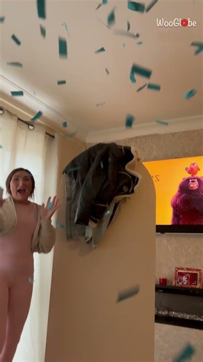Cat Owner's Gender Reveal Surprise for Kitten Goes Viral! || WooGlobe