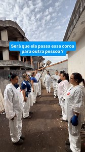 308K views · 16K reactions | Estou coroando a maior acumuladora do Diarias Do Gui , A rainha lucy do casarão na Penha zona leste de São Paulo , será que ela passa essa coroa para outra pessoa?  | Guilherme Gomes 粒 | Facebook