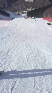 Ghetto follow cam of Darcy Sharpe which shows the course at the Banana Open. Only content we could get from anywhere from the event. | World Snowboard Federation
