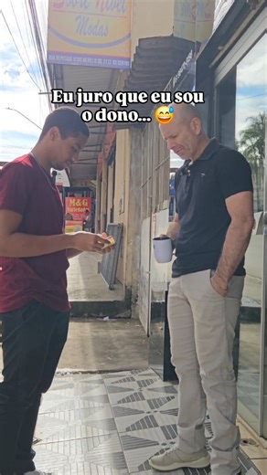 Só fui tomar um café na porta da loja 😅 #meme #humordeloja #mememusical #masterplug | Master Plug