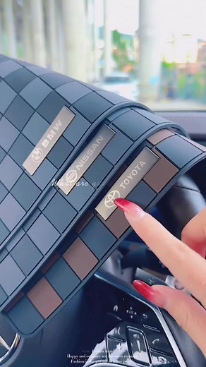 แผ่นป้องกันการลื่นไถลของแผงหน้าปัดรถยนต์ทำให้คุณมีประสบการณ์การขับขี่ที่แตกต่างกันป้องกันการสึกหรอและทนต่ออุณหภูมิสูงไม่ต้องกังวลกับสิ่งที่วางอยู่บนแผงหน้าปัดอีกต่อไป#cars #car #cartoon #carros #carsoftiktok