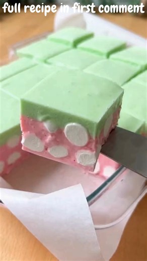 No-Bake Christmas Marshmallow Jello Cool Whip Slices Fluffy Holiday Marshmallow Jello Cool Whip Cloud Slices Ingredients: 1 package (3 oz) strawberry or cherry Jello 1 cup boiling water 1 1/2 cups mini marshmallows | Easy Recipes