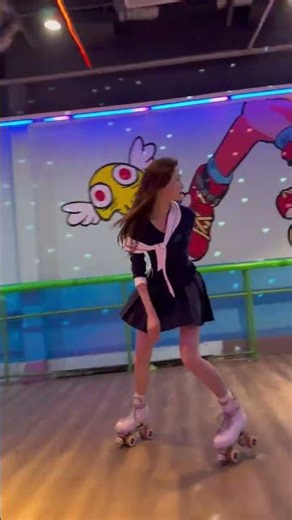 Roller skating tutorial ⛸️#dance #cutebabysinging#adorablewa is online#contentINSULATIONSHARINGPLAN