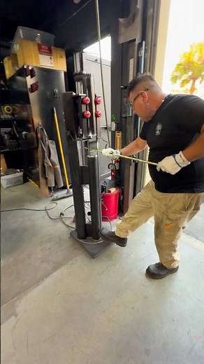 A compact DIY power hammer