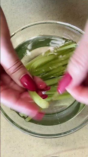 【簡単レシピ】フキの含め煮 畑で採れたフキで作る定番料理 簡単にできるから作ってみてね🩷#簡単レシピ #ふき #母の味 #煮物