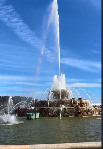 From Al Capone to Al Bundy, the iconic Buckingham Fountain has been a part of Chicago’s landscape since 1927. The 226 Club, a Prohibition-era speakeasy, frequented by Capone was just a few blocks away. And there was even an old rumor that claimed he buried five million dollars in gold bars nearby. Does that make Buckingham Fountain Mob Adjacent? Mob Adjacent a Family Memoir New Merch! 🚨Click the link 🔗in our bio to shop: 📚 Written by Jeffrey Gentile & Michael Gentile Jr. 🔥 Foreword by Michae