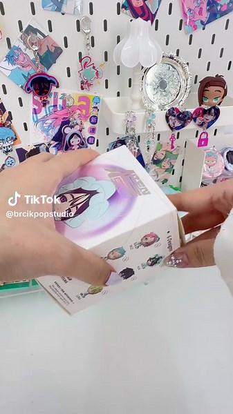 Unboxing a Stunning Alien Stage Blind Box