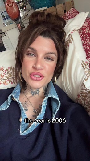 2000s Nostalgia: A Heartwarming Mother-Daughter Moment
