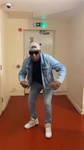 TUGGAWAR on Instagram: "@fowliedon This Sunday! Tugg Movements Presents NYANG FEST : https://www.eventbrite.co.uk/e/nyang-fest-tickets-1970802786186? TUGGAWAR & THE WAR PIECES DREAD FM ART SABATTA + SPECIAL GUESTS Sunday 28th December 2025 @ Signature Brew Railway Arches, 340 Acton Mews, London E8 4EA FULL LIVE BANDS SHOW GET YOUR TICKETS NOW : DJs on the Night Playing the Best Music Sir Vennom Tickets £20 More On The Door Get your Tickets now ! Dress code : Anything Goes Security Tight But Poli