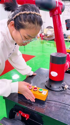 Innovations in Industrial Robotics: Collaborative Welding and Spraying