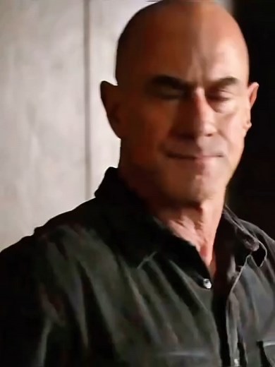 Can’t believe this was the official svu promo when elliot stabler and olivia benson almost went there… what a time #mariskahargitay #oliviabenson. | Law & Order: SVU Fan