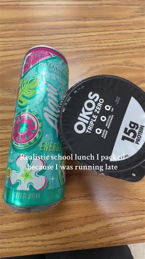 I need to stop snoozing my alarm lol #packmylunch #packmylunchwithme #late #alaninu #yogurt #oikos #xyzbca