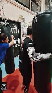 Entraînement adultes 🥊 Gym @teamsorel.mma Coach @yvansorel Marseille 13003 France 🇨🇵 MMA pour tous... Enfants adultes Loisirs Amateurs Pro Depuis 2004/2005 le TEAM SOREL enseigne le MMA à Marseille dans le 13003 avec des coachs diplômés d'état et fédéral (BP JEPS BMF1 BMF2...) #mmamarseille #marseillemma #mma #ufc #teamsorel #coachyvansorel #team #reel #training #fight #ufc #France | TEAM SOREL