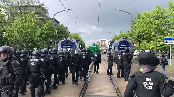Dynamo-Aufstieg: Schwere Randale in Dresden im Video
