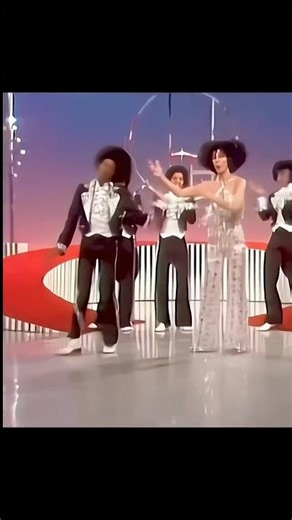 MICHAEL JACKSON DOES THE ROBOT ON CHER SHOW 1973 😯