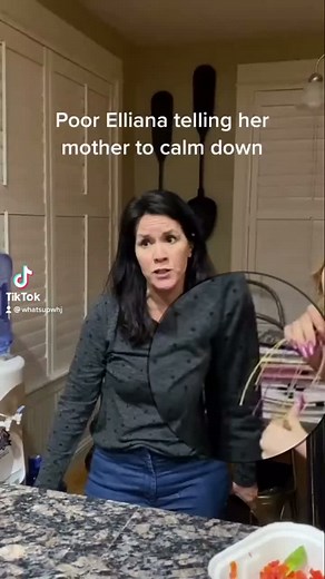 Am gonna repost this cuz I want people to see this as much as possible and help her and elliana pls explain am so confused #fyp