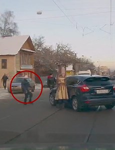 203K views · 631 reactions | Lady Forgets To Turn Off Vehicle | Tavi Castro | Facebook