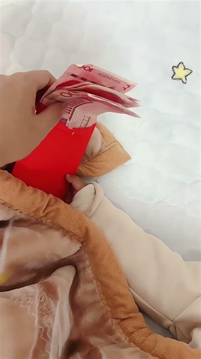 This dad secretly switched his son's money while he was asleep! #Funny #Parenting #DadTakingChild