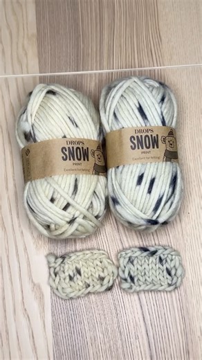 🧶 Drops Snow 123 vs 124 - małe porównanie dla ciekawych 👀✨ Wrzucam Wam krótką rolkę, bo te dwa kolory niby podobne… a jednak totalnie różne na drutach. 🤎 123 - ecru z brązowymi ciapkami, okruchy kakao 🍪 💙 124 - ecru z granatowymi ciapkami, plamy atramentu ✒️ Oba piękne, ale każdy robi zupełnie inne wrażenie w próbce. Który wpadł Wam bardziej w oko? #dropssnow #dropssnowprint #drops123 #drops124 #dzierganie #wloczkowelove #knittingreels #próbka #druty #włóczkoholiczka #yarnaddict #wool #drop