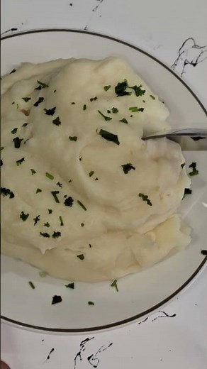 This mashed potato texture will blow your mind 😋 #food #recipe #foodie