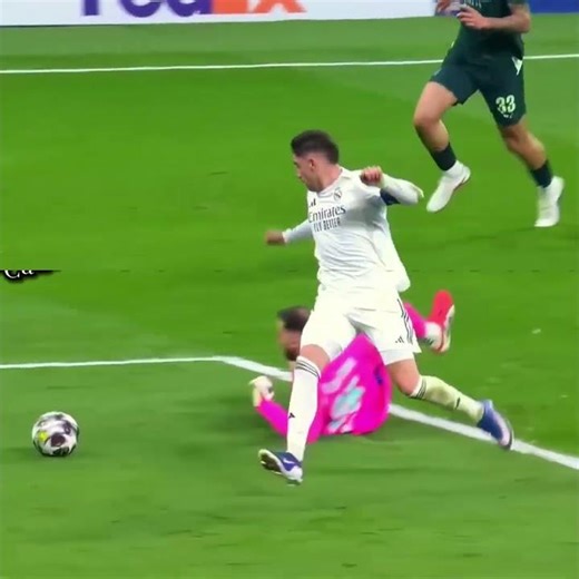 Valverde x Shake it off ‪@MówMiRealek‬ ‪@OnlyCR7ManUtd‬ ‪@YouTubeOlek-s7h‬ ‪@filzzy333‬ @Nitros950