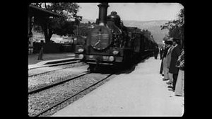 Riuniti in un film 114 lavori girati tra il 1895 e il 1905 dai fratelli Louis e Auguste Lumière: un viaggio affascinante alle origini del cinema